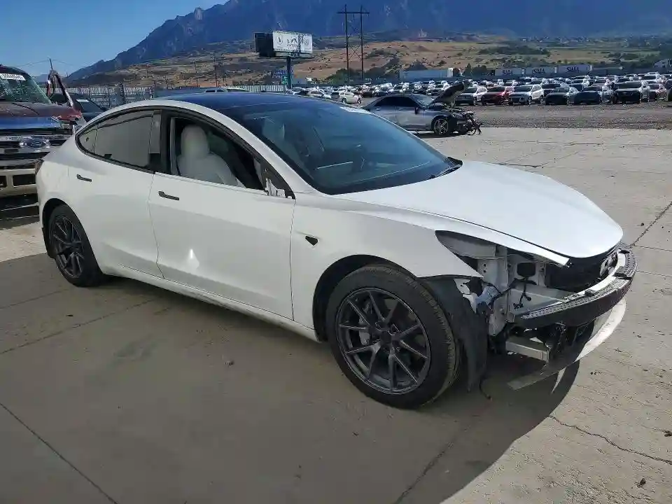 5YJ3E1EB3NF109950 2022 TESLA MODEL 3-3