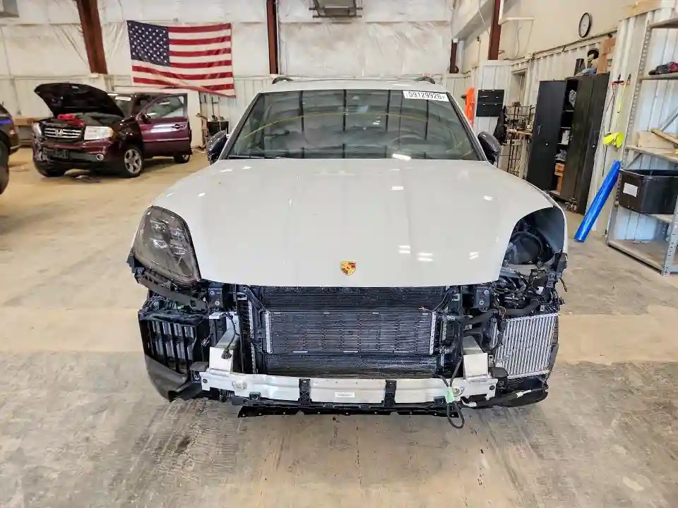 WP1AM2AY4RDA48257 2024 PORSCHE CAYENNE-4