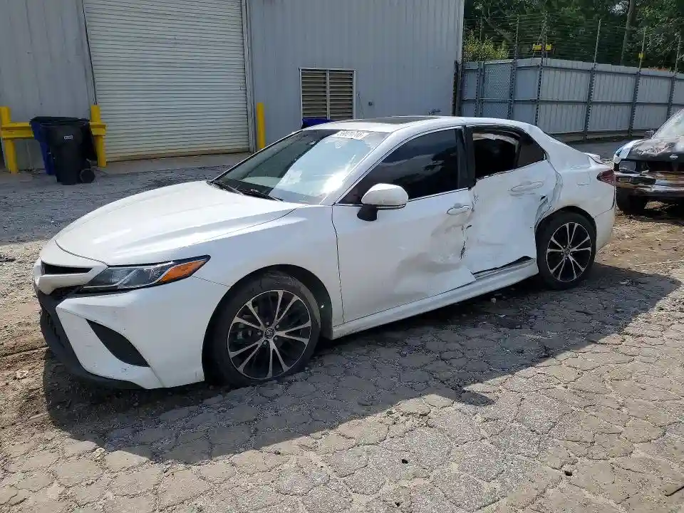 4T1B11HK8JU669673 2018 TOYOTA CAMRY-0