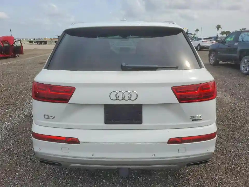 WA1LAAF75HD033692 2017 AUDI Q7-5