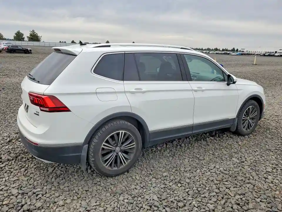 3VV4B7AX2JM121791 2018 VOLKSWAGEN TIGUAN-2