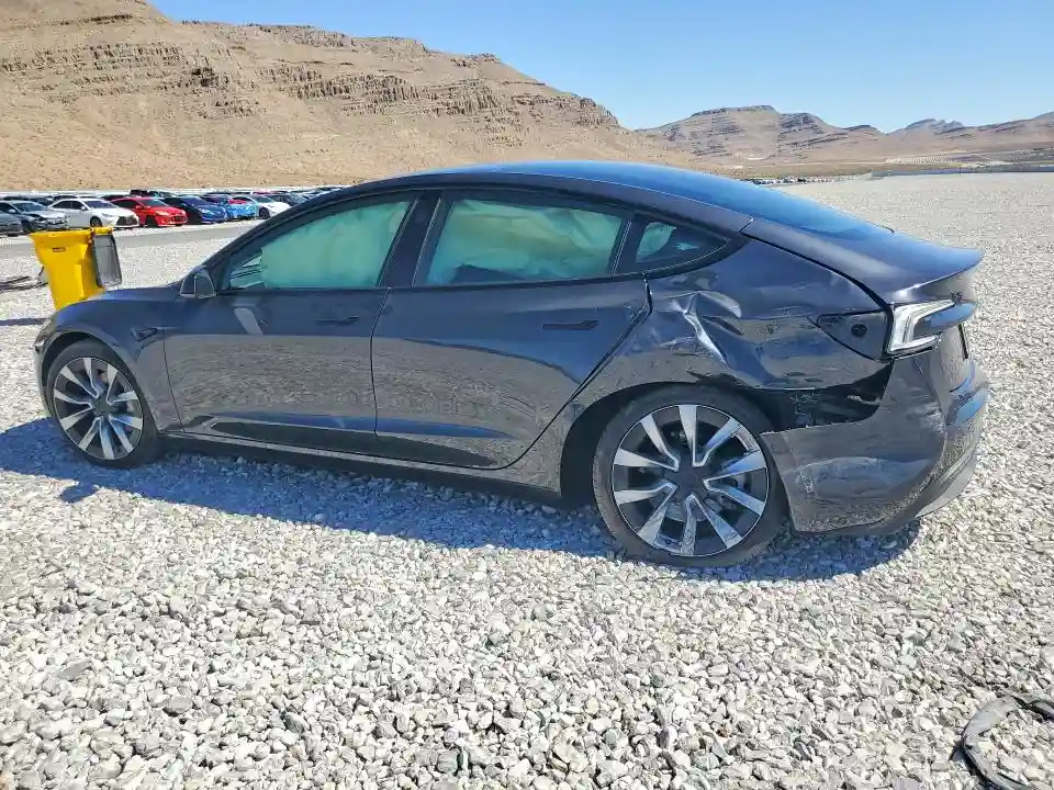 5YJ3E1EB8SF916086 2025 TESLA MODEL 3-1