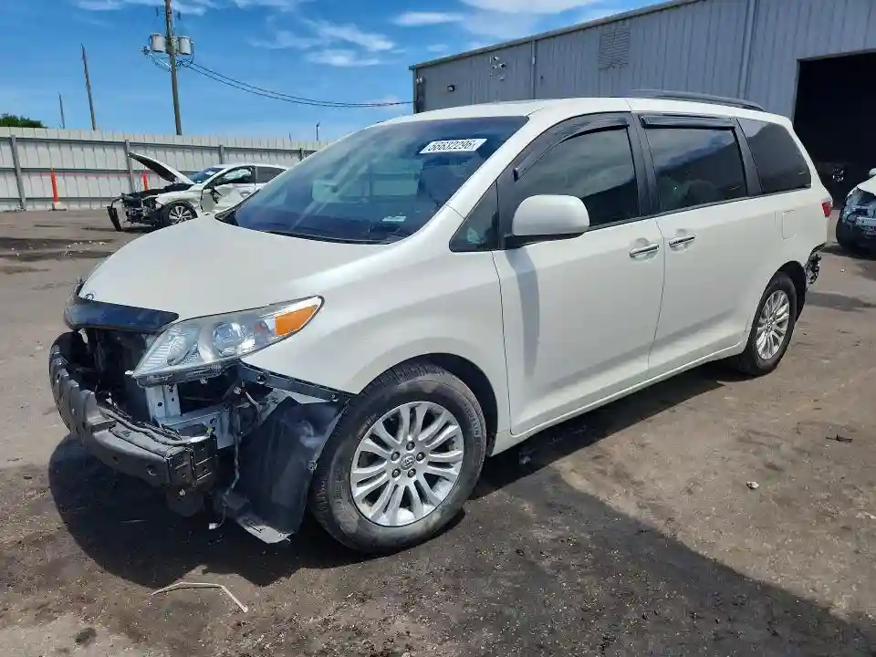 5TDYZ3DC1HS896381 2017 TOYOTA SIENNA-0