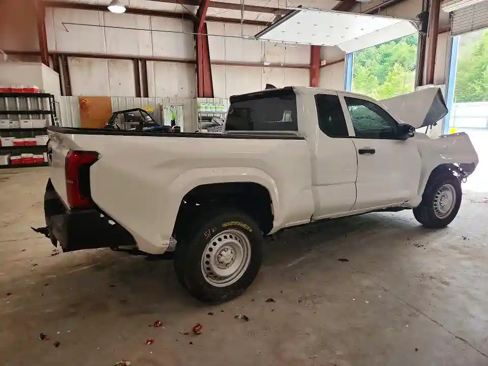 3TYJDAHN3RT006680 2024 TOYOTA TACOMA SR-2