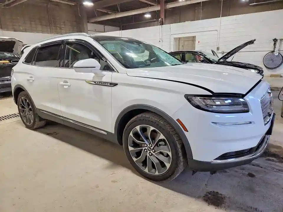 2LMPJ8K96MBL11653 2021 LINCOLN NAUTILUS-3