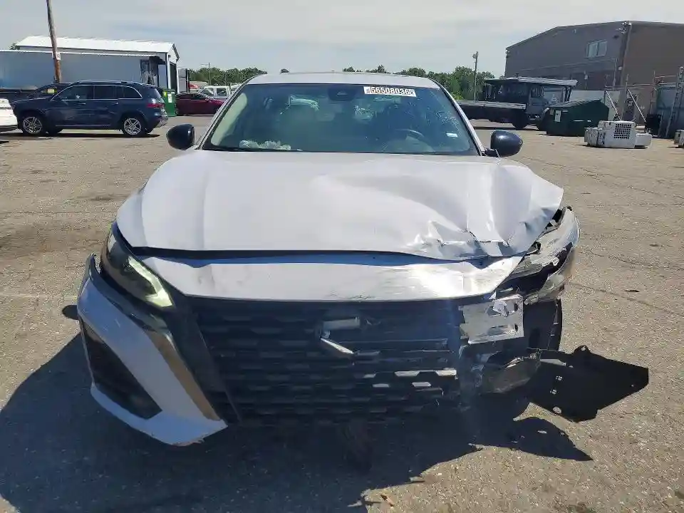 1N4BL4CVXSN356675 2025 NISSAN ALTIMA-4