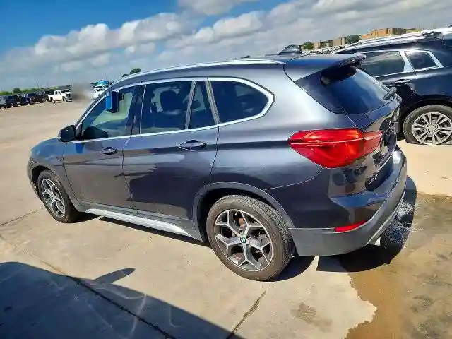 WBXHU7C30J5L09402 2018 BMW X1-1