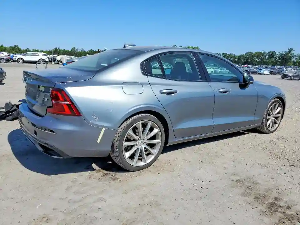 7JR102TZ5MG118683 2021 VOLVO S60-2