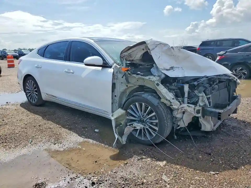 KNALC4J19H5045940 2017 KIA CADENZA-3