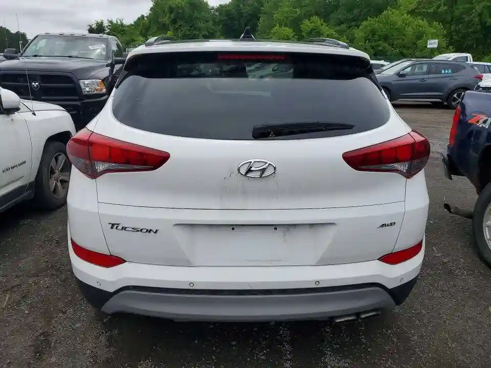 KM8J3CA25JU684742 2018 HYUNDAI TUCSON-5