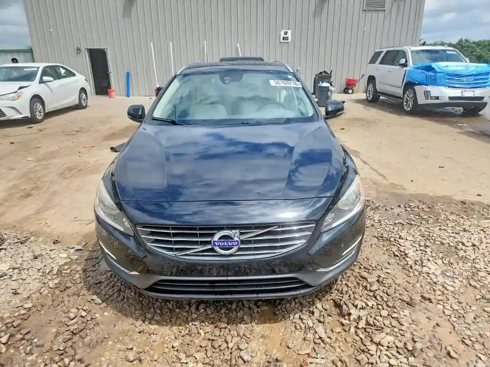 YV140MEC2F1213623 2015 VOLVO V60-4