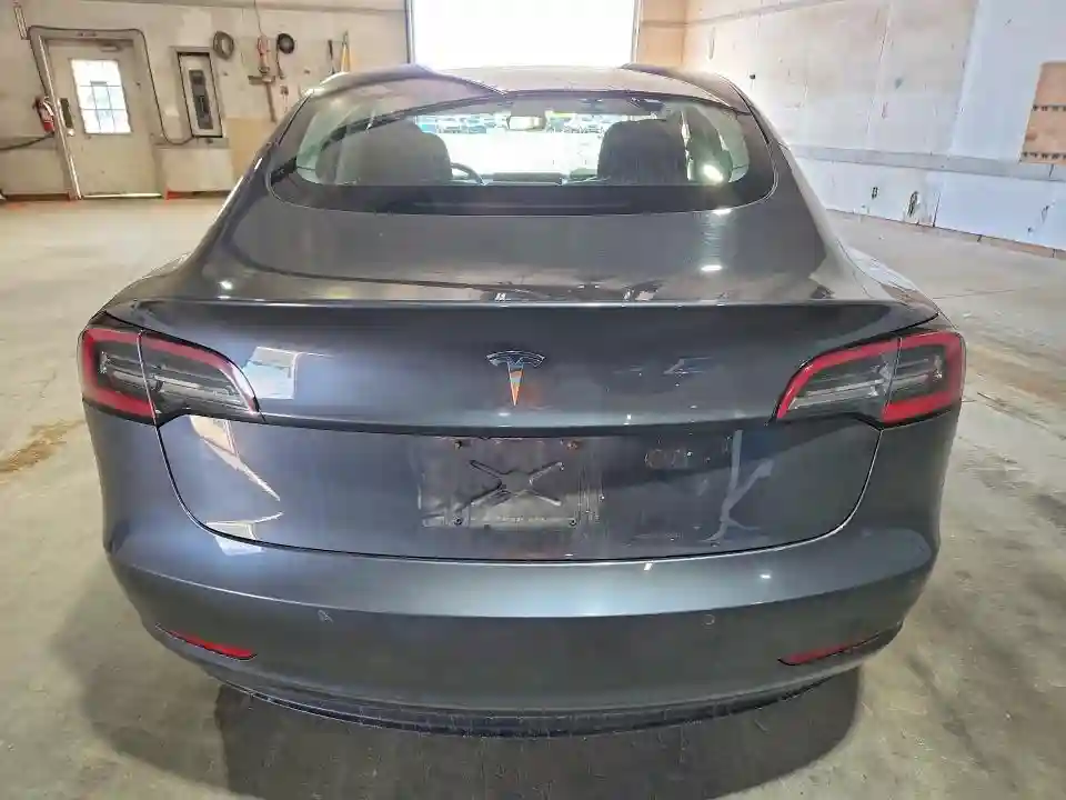 5YJ3E1EA6JF005115 2018 TESLA MODEL 3-5