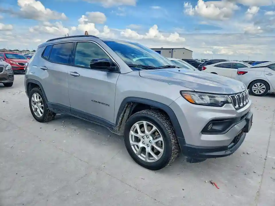 3C4NJDFN7PT533909 2023 JEEP COMPASS-3