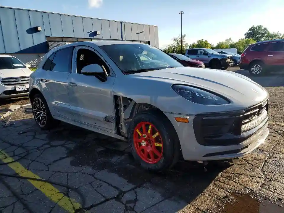 WP1AA2A51SLB03905 2025 PORSCHE MACAN-3