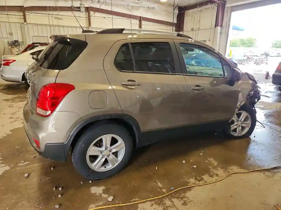 KL7CJPSM7NB556625 2022 CHEVROLET TRAX-2