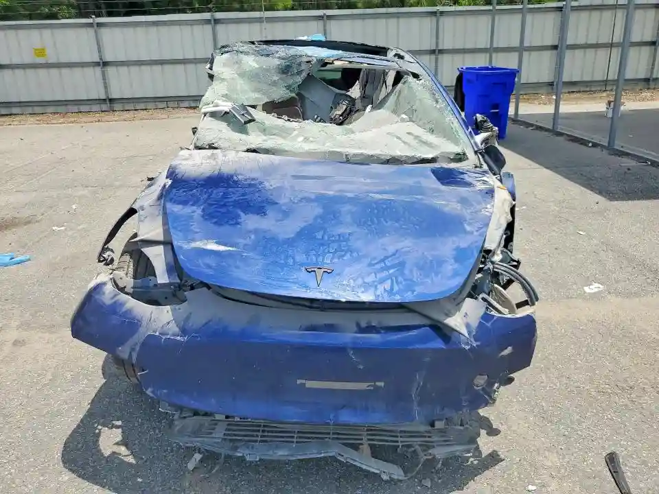 5YJ3E1EA2KF431739 2019 TESLA MODEL 3-4