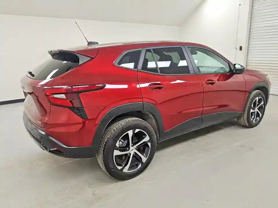 KL77LGEP2SC100331 2025 CHEVROLET TRAX-2