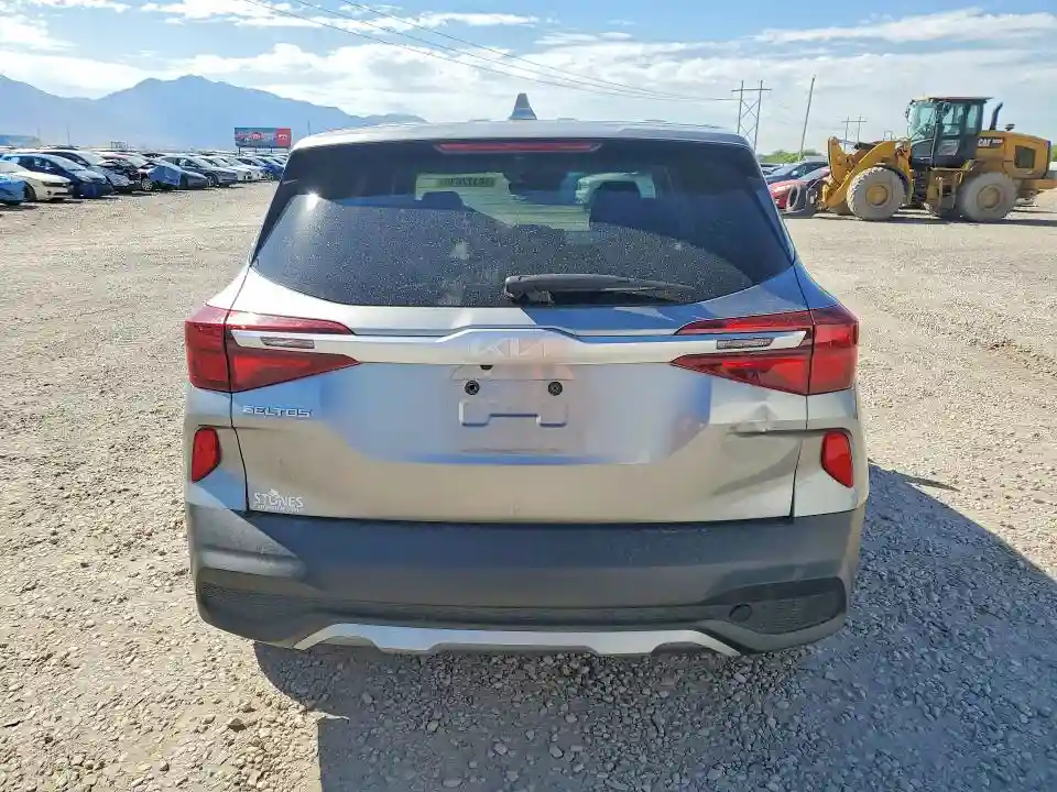 KNDEPCAAXN7335291 2022 KIA SELTOS-5