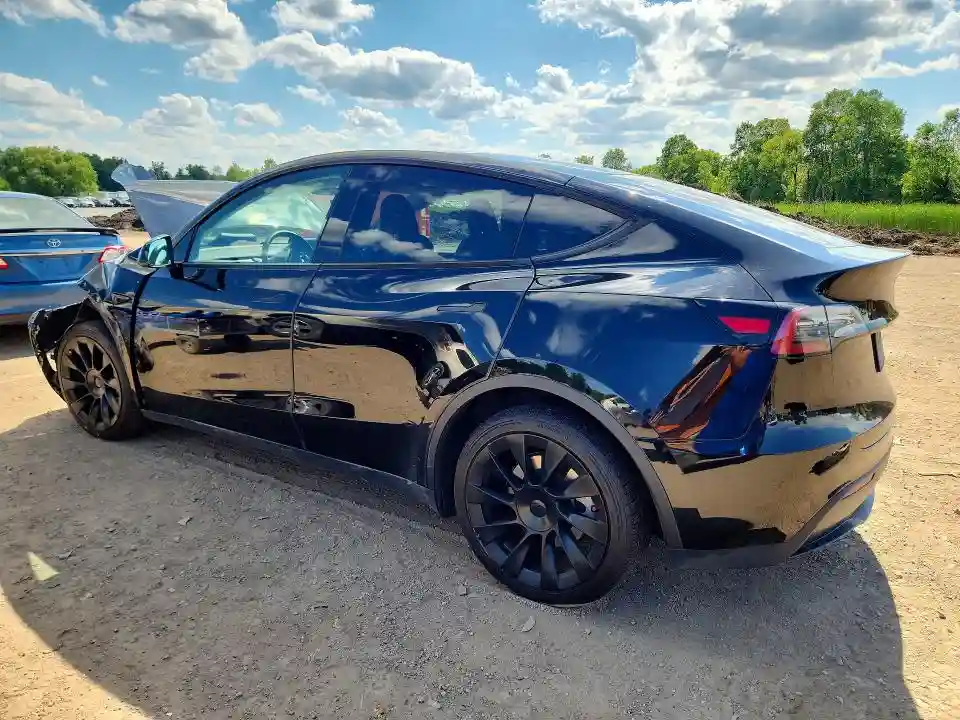 7SAYGDEE3PA026064 2023 TESLA MODEL Y-1