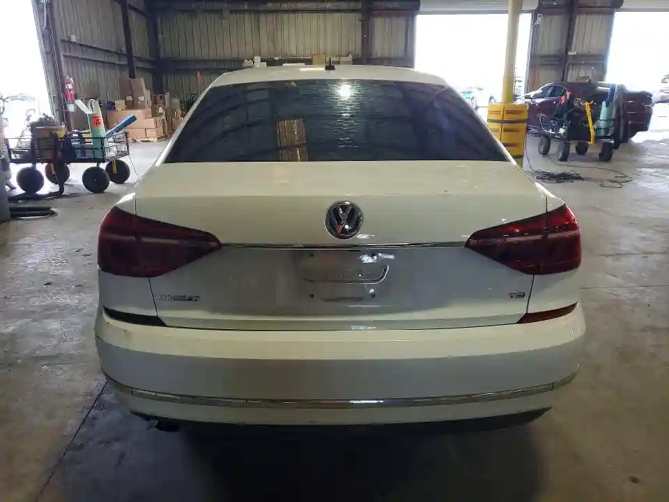 1VWAT7A37HC025403 2017 VOLKSWAGEN PASSAT-5
