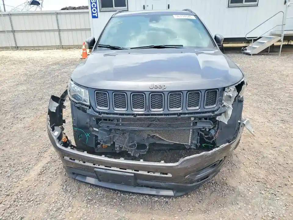 3C4NJCEB3MT545729 2021 JEEP COMPASS-4