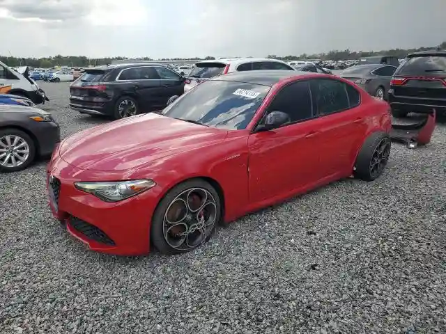 ZARFAMBN6N7665030 2022 ALFA ROMEO GIULIA-0