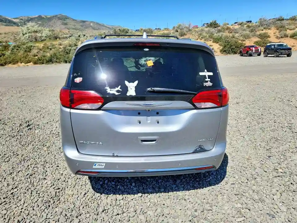 2C4RC1GG3JR320380 2018 CHRYSLER PACIFICA-5