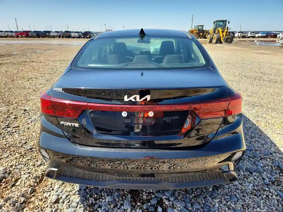 3KPF24AD5PE642759 2023 KIA FORTE LXS-5