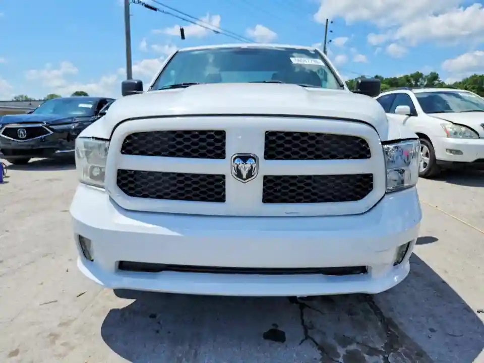 1C6RR6FT2HS825952 2017 RAM 1500-4