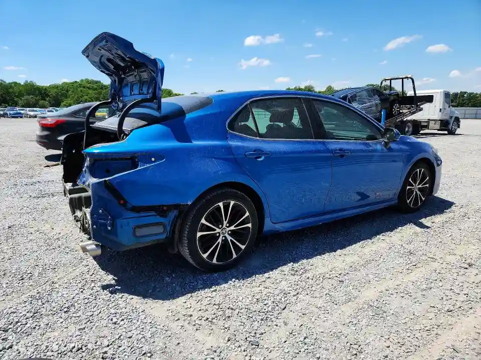 4T1B11HK3JU057462 2018 TOYOTA CAMRY-2