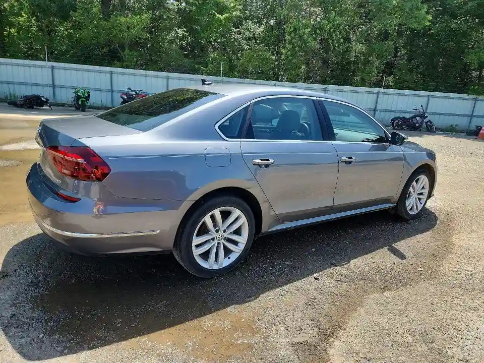 1VWBA7A30JC002240 2018 VOLKSWAGEN PASSAT-2