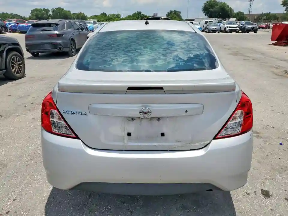 3N1CN7APXJL824887 2018 NISSAN VERSA S PL-5