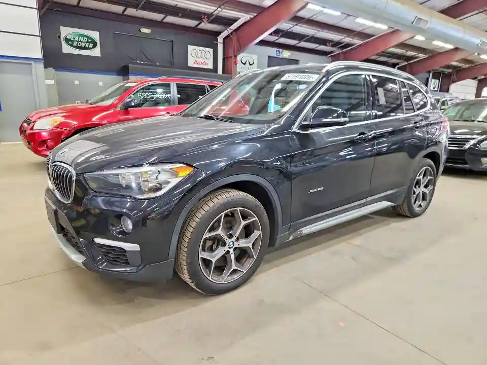 WBXHT3C36J5K28366 2018 BMW X1-0