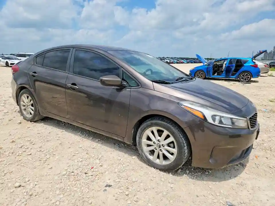 3KPFL4A76HE131957 2017 KIA FORTE-3