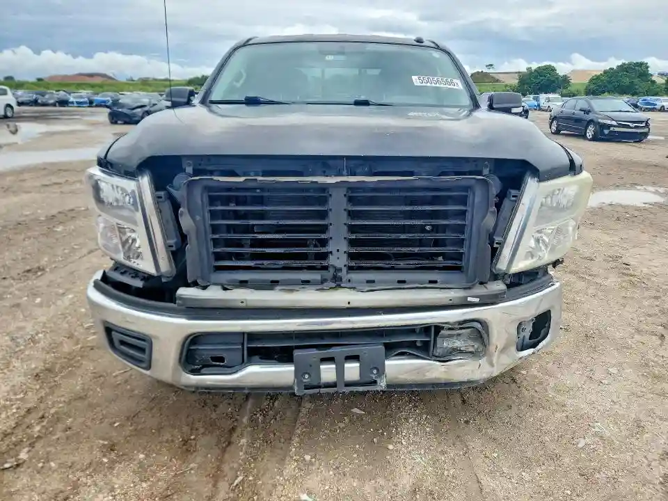 1N6AA1EK1HN529356 2017 NISSAN TITAN-4