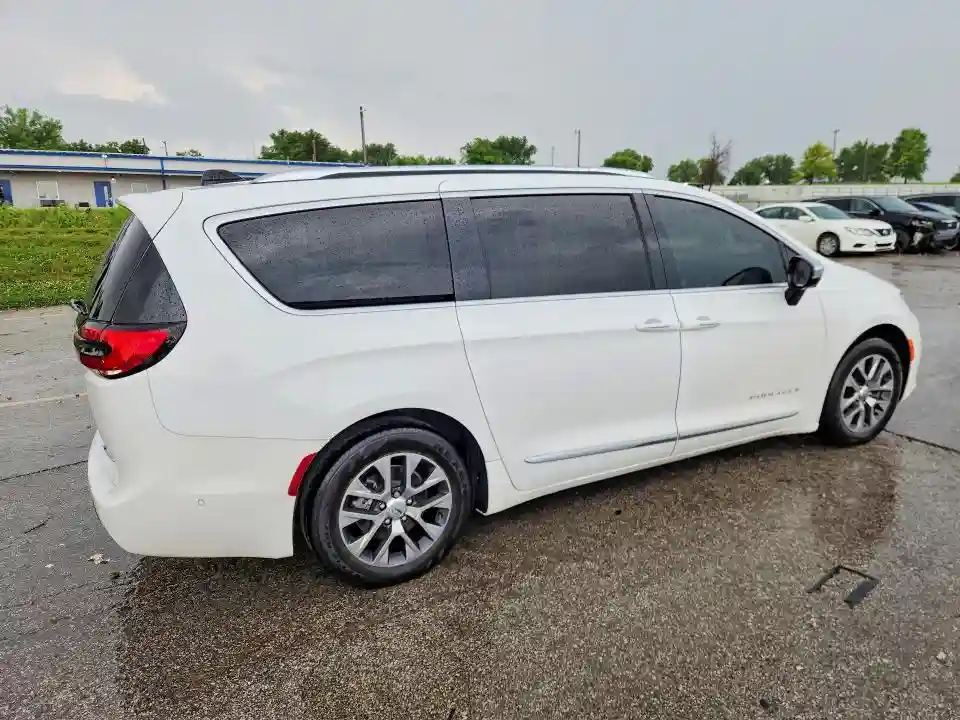 2C4RC1N73PR542493 2023 CHRYSLER PACIFICA-2