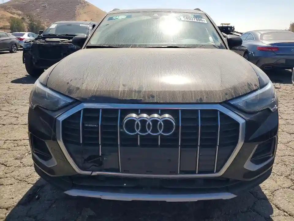 WA1AUCF3XM1132169 2021 AUDI Q3-4