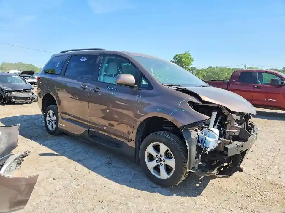 5TDKZ3DC2JS964182 2018 TOYOTA SIENNA-3