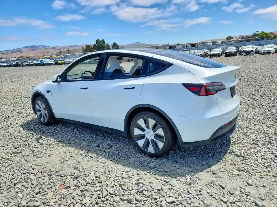 7SAYGAEE4PF683506 2023 TESLA MODEL Y-1