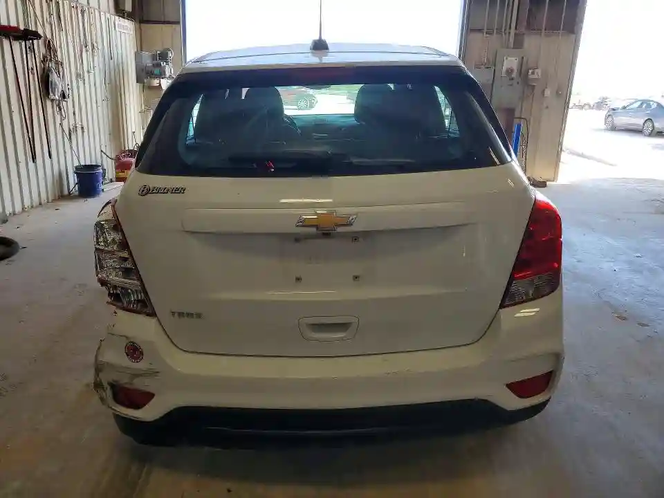 KL7CJKSB1JB579653 2018 CHEVROLET TRAX-5