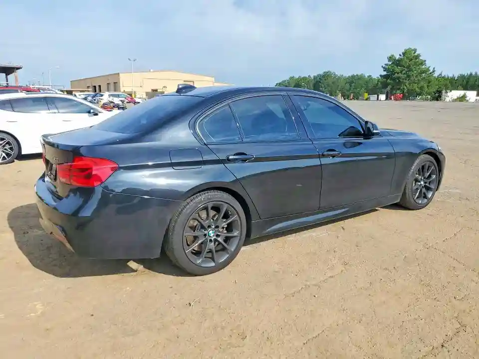WBA8B9G50JNU98382 2018 BMW 3 SERIES-2