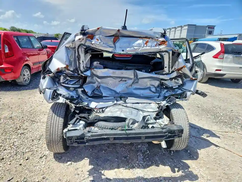 KMHRC8A32SU372047 2025 HYUNDAI VENUE-5