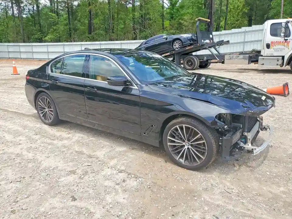 WBA73BJ07NWX74988 2022 BMW 5 SERIES-3