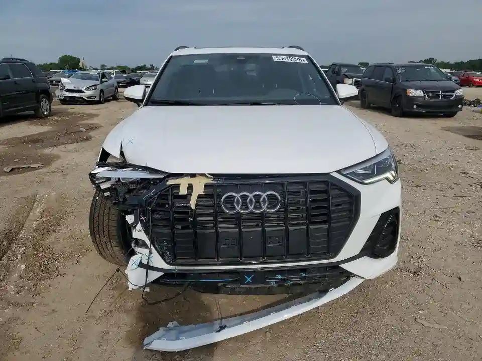 WA1DECF34S1034794 2025 AUDI Q3-4