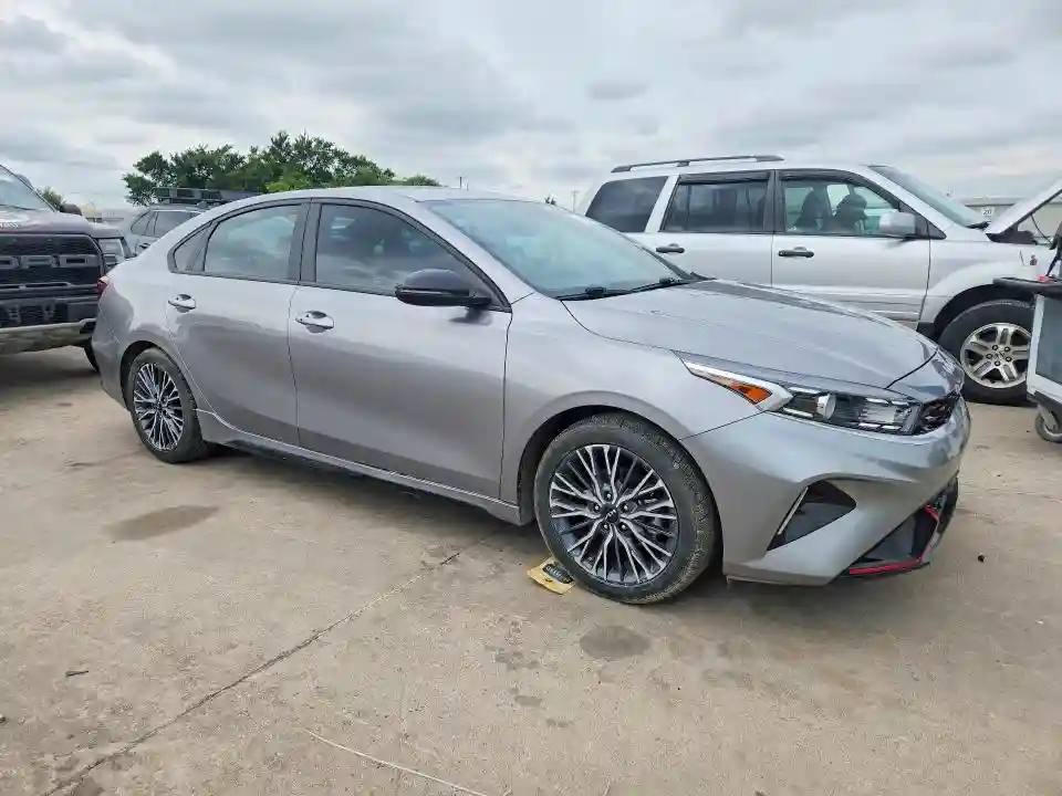 3KPF54AD4PE581170 2023 KIA FORTE-3
