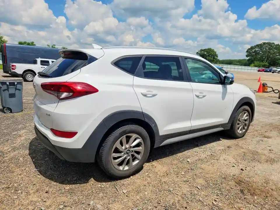 KM8J3CA41JU769692 2018 HYUNDAI TUCSON-2