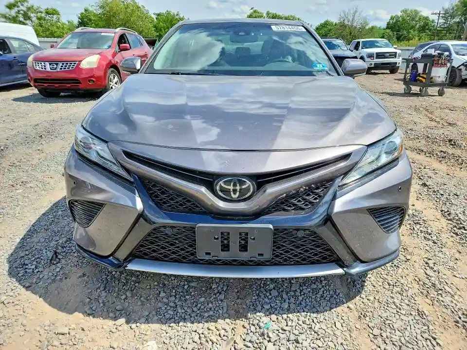 4T1B61HK9JU135244 2018 TOYOTA CAMRY-4