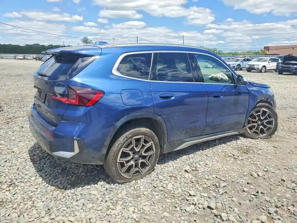 WBX73EF0XR5Z08274 2024 BMW X1-2