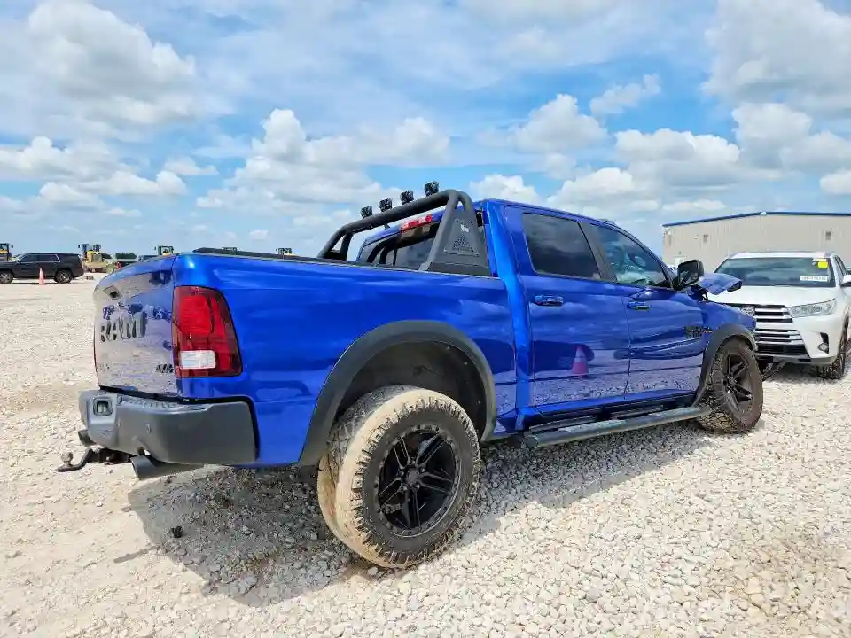 1C6RR7YT9HS814515 2017 RAM 1500-2