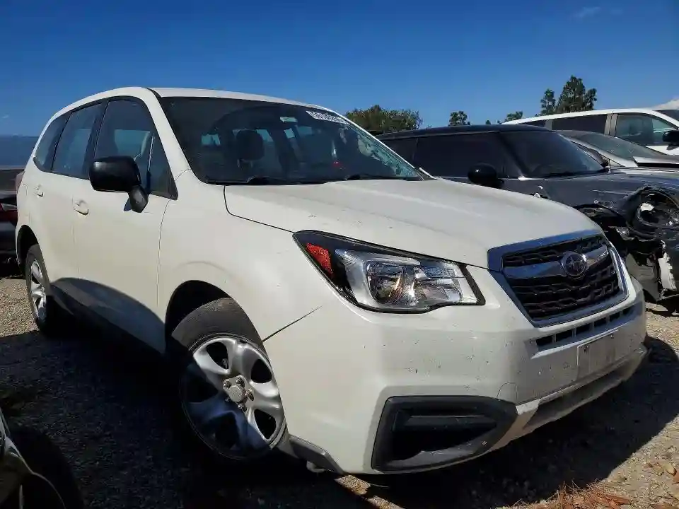 JF2SJAAC9JH617017 2018 SUBARU FORESTER-3